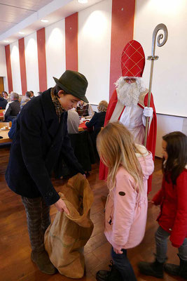 Der Nikolaus ist zur Bescherung da