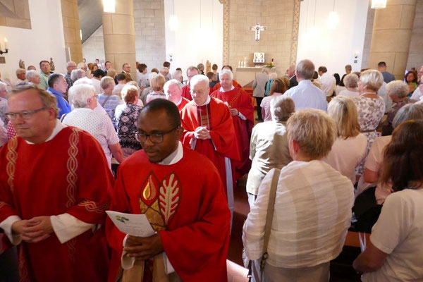 Auszug aus der Kirche