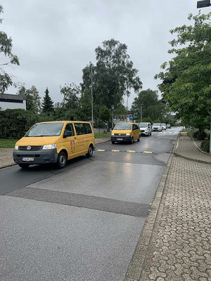 Einfahrt der Busse zum Parkplatz