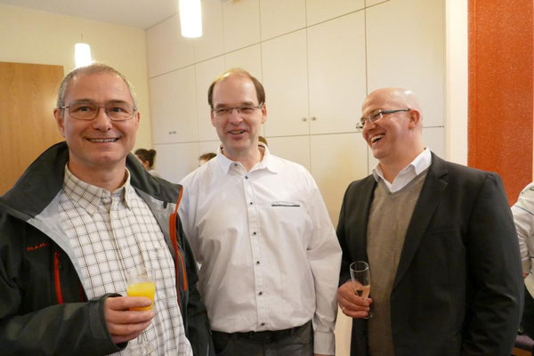 Gespräche vor den Reden der Offiziellen
