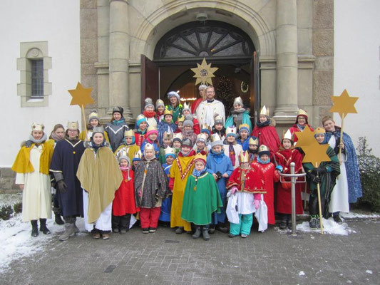 Sternsinger 2016 vor der Aussendung