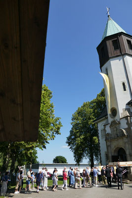 Einzug in die Kirche