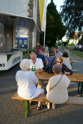 Gäste am Abend