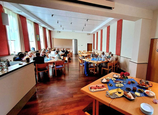 Frühstücksgesellschaft im Gemeindeheim