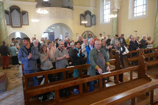 Gottesdiensteilnehmer und -teilnehmerinnen
