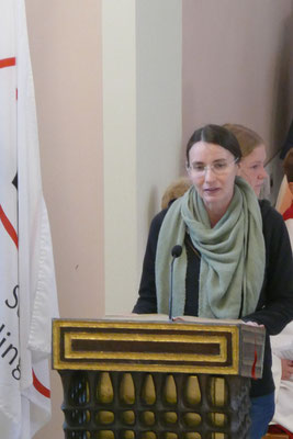 Pastoralreferentin Elena Giannis bei der Lesung