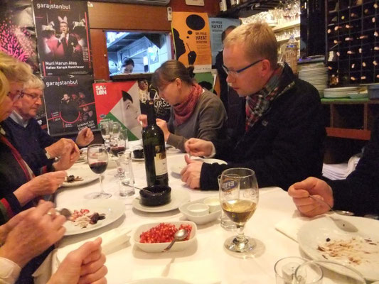 Abendessen in Istanbul während Türkeipilgerreise 2013