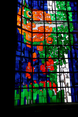Krichenfenster in der Seitenkapelle beim Gnadenbild