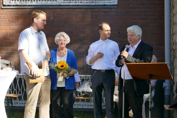 Willkommensgruß durch Pastor Wieland Schmidt, Anne Frahne und Bernd Fallbrügge