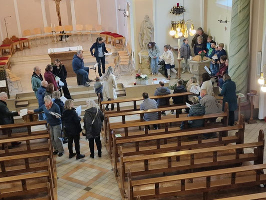Vor Beginn des Gottesdienstes