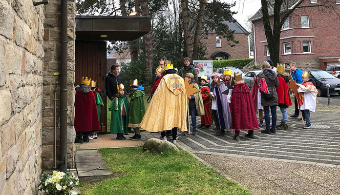 Die Sternsinger ziehen los