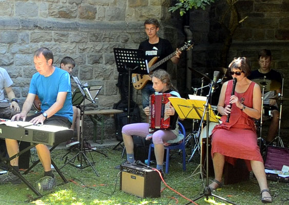 Messfeier, Jugendband "Um Gottes Willen"