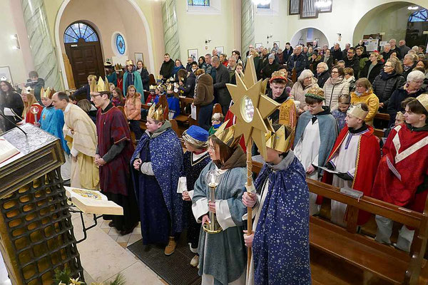 Einzug zur Hl. Messe