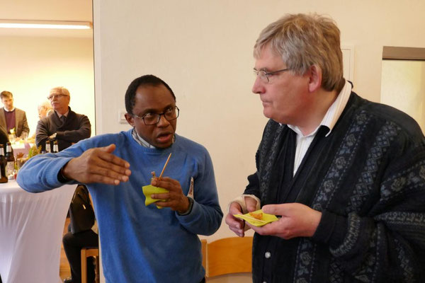 Father Dominik Ekweariri  aus St. Josef und Pfarrer Bracht von der ev. Gemeinde