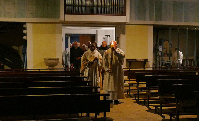 Einzug in die Kirche