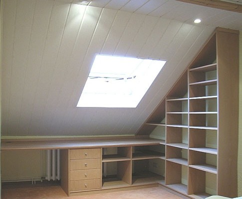 Büro in Dachschräge