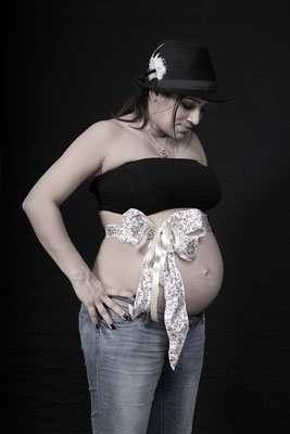 Babybauchfotografie Babybauchfotos von Vajus Fotografie Fotos in Kerpen Frechen Hürth Pulheim Erftstadt Erftkreis Köln 