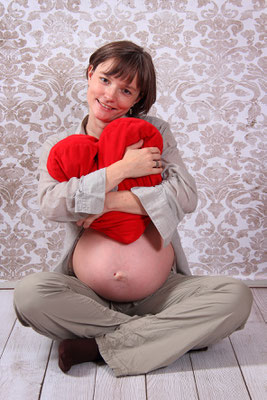 Babybauchfotografie Babybauchfotos von Vajus Fotografie Fotos in Kerpen Frechen Hürth Pulheim Erftstadt Erftkreis Köln 