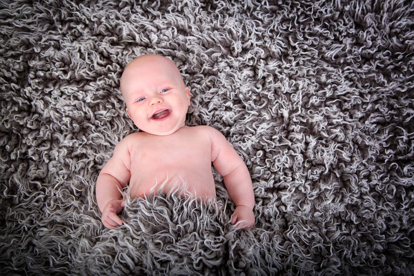 Neugeborenenfotografie Newborn von Vajus Fotografie Fotos in Kerpen Frechen Hürth Pulheim Erftstadt Erftkreis Köln 