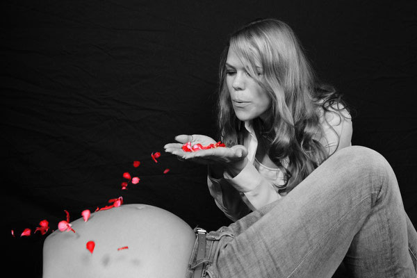 Babybauchfotografie Babybauchfotos von Vajus Fotografie Fotos in Kerpen Frechen Hürth Pulheim Erftstadt Erftkreis Köln 