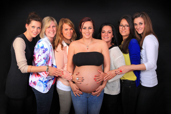 Babybauchfotografie Babybauchfotos von Vajus Fotografie Fotos in Kerpen Frechen Hürth Pulheim Erftstadt Erftkreis Köln 