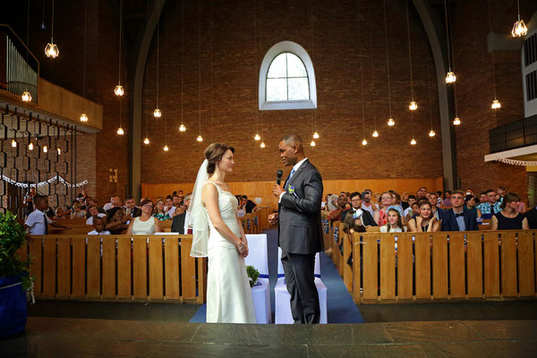 Hochzeitsfotografie Hochzeitsfotos Weddingfotos von Vajus Fotografie Fotos in Kerpen Frechen Hürth Pulheim Erftstadt Erftkreis Köln 
