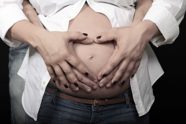 Babybauchfotografie Babybauchfotos von Vajus Fotografie Fotos in Kerpen Frechen Hürth Pulheim Erftstadt Erftkreis Köln 