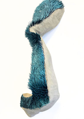 FUROR 2025 Mischtechnik (Zement, Kunststoff, Lack) 115 x 50 x 40 cm