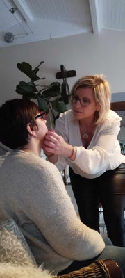 Angélique Gautret vous propose une séance de maquillage à son atelier ou à votre domicile. Un coaching, un relooking à votre disposition dans tout le Vignoble Nantais 