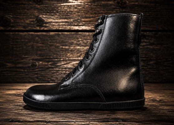 Damen Stiefel Punk aus schwarzem Leder