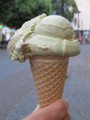 Und zum Abschluss natürlich noch veganes Eis vom Eiscafé De Lorenzo direkt gegenüber: Pistazie