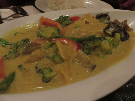 T210 Gaeng Curry Pak - gebratenes frisches Gemüse mit Kokosmilch & grünem Curry