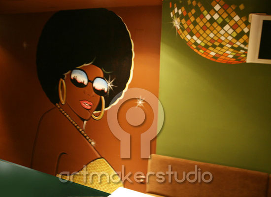 Mural POP - Disco Black Woman - Ocho Café, Madrid