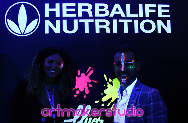 Maquillajes luz negra. Evento Herbalife Nutrition en la Caja Mágica Madrid 2017