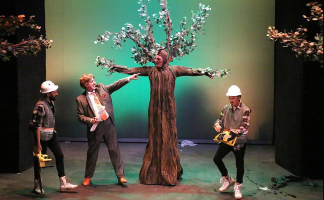 Vestuario Árbol para la obra Greenpis de la compañia Yllana 2020
