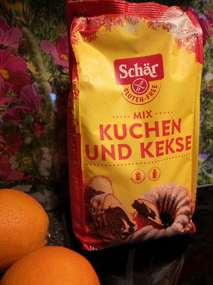 Glutenfreier Mehlmix von Schär für Kuchen und Kekse für selbstgebackene glutenfreie Cheesecake-Minis/Cheesecake-Plätzchen. Bild K.D. Michaelis