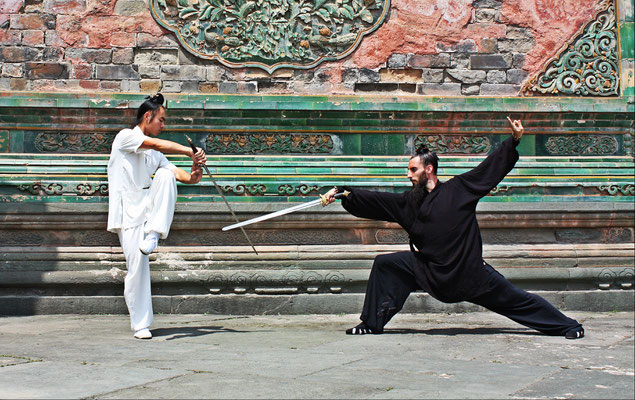 Maestro Zi Xiao con su hermano Xiao Yun