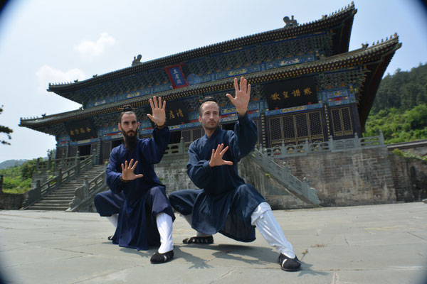 Maestro Zi Xiao con su hermano Zi He (Jeff Reid)