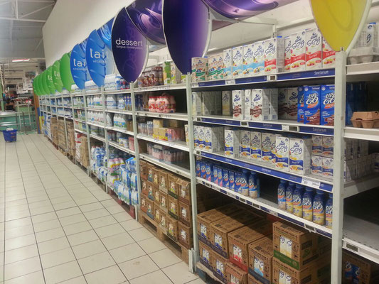 Supermarkt Carrefour, z.B. Milch