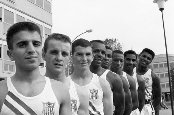 Membri del team olimpico di boxe degli Stati Uniti, in foto di gruppo durante le Olimpiadi di Roma 1960 (Bettman)