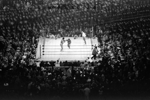 Heavyweight bout ‘Fight of the Century’ at Madison Square Garden. (Neil Leifer for Sports Illustrated)
