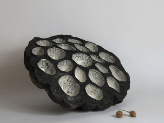 Anne TASSIN, "Fruit de Lotus",  Céramique, Raku, 30x28x15 cm, 2020 