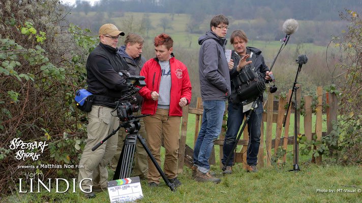 Am Set von  "Vorm Lindig" Der Hund vom Lindig...Katja, Nina, Oli und Tucker bei der Arbeit. PRODUZENT / REGIE / Matthias Noe   DoP: Stefan Czech   Ton: Eckhard Kuchenbecker