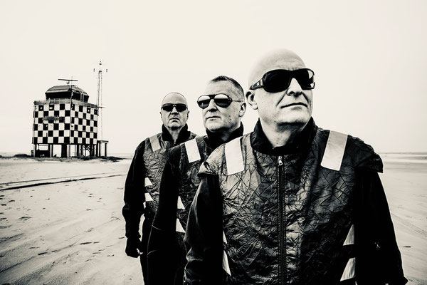 Front242