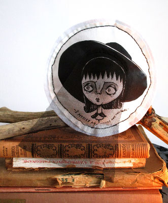 SOLD - Lydia Deetz fabric plush softie play/decoration- Decorazione/pupazzo Lydia Deetz hand painting dipinto a mano