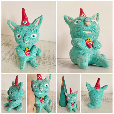 Lover cat - Tiny sculpture, hand-painted, made with air clay