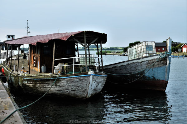 Manche Boote und deren Erscheinen  erinnert mich an Szenen aus Häfen in Asien.