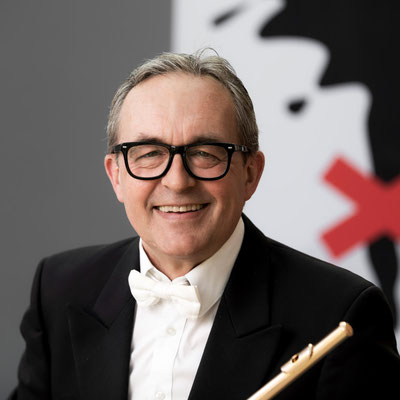BERNHARD KRABATSCH Koordinierter Soloflötist