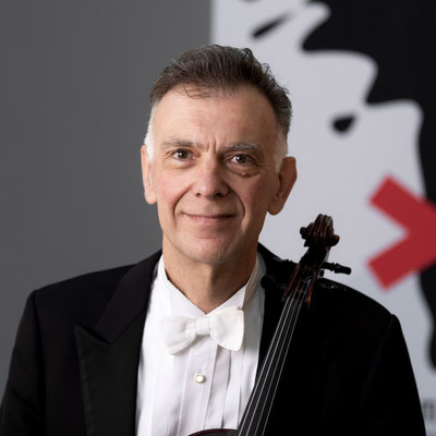 GÖTZ SCHLEIFER Viola