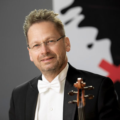 MICHAEL KAUPP 1. Violine